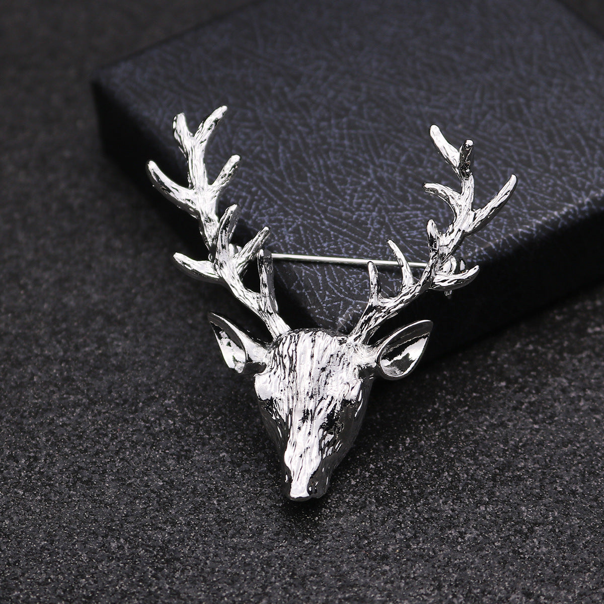 Small Retro Deer Head Brooch
