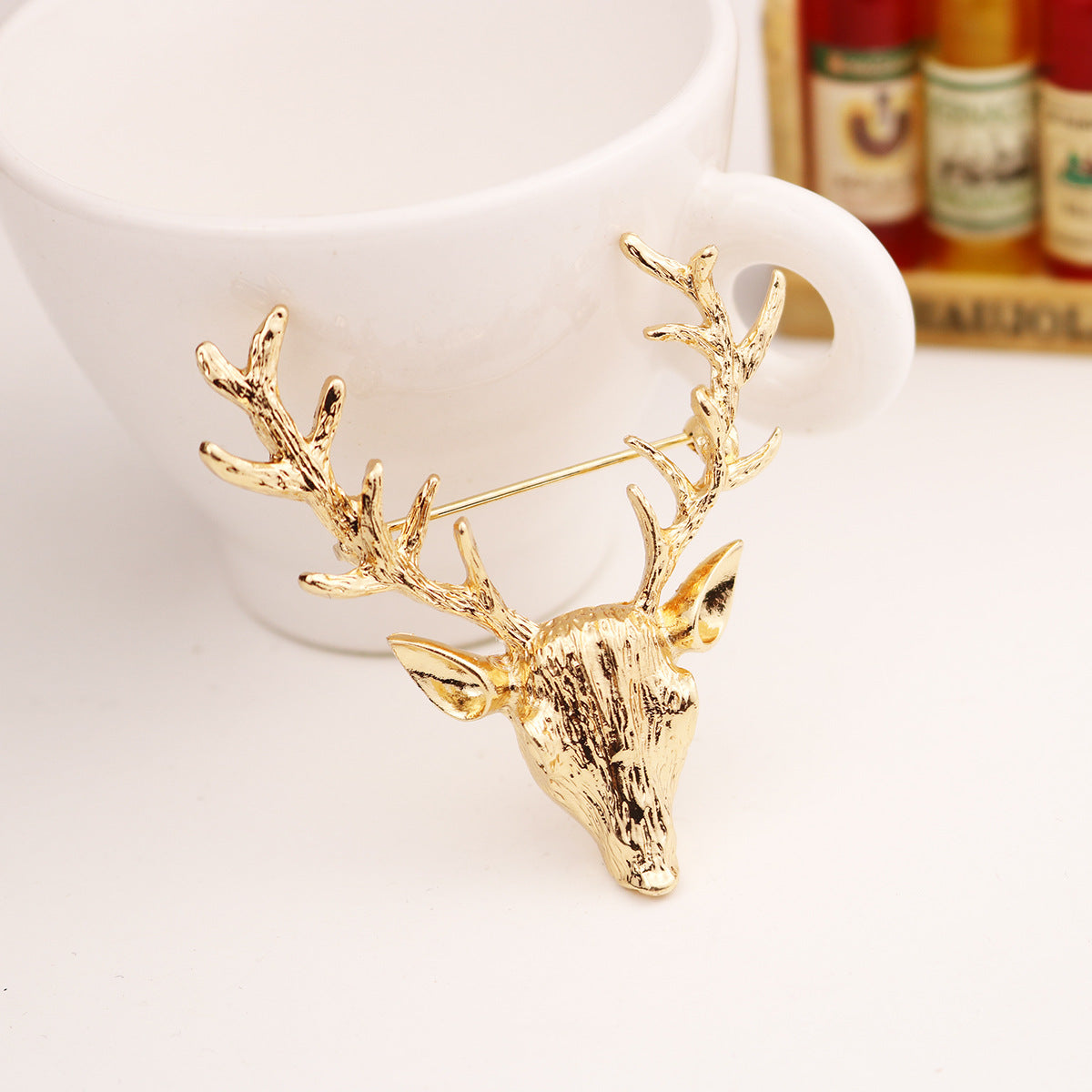 Small Retro Deer Head Brooch