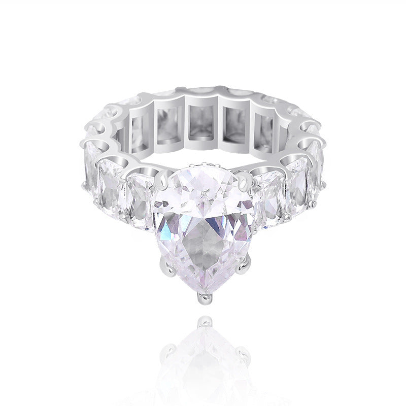 "Unique Taste" - Crystal Baguette Ring