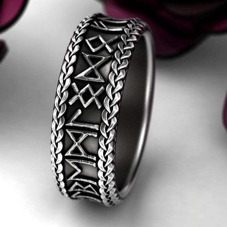 Classic Wolf Head Ring