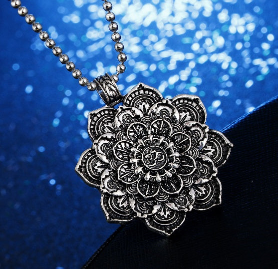 "Yoga Mandala" - Alloy Necklace