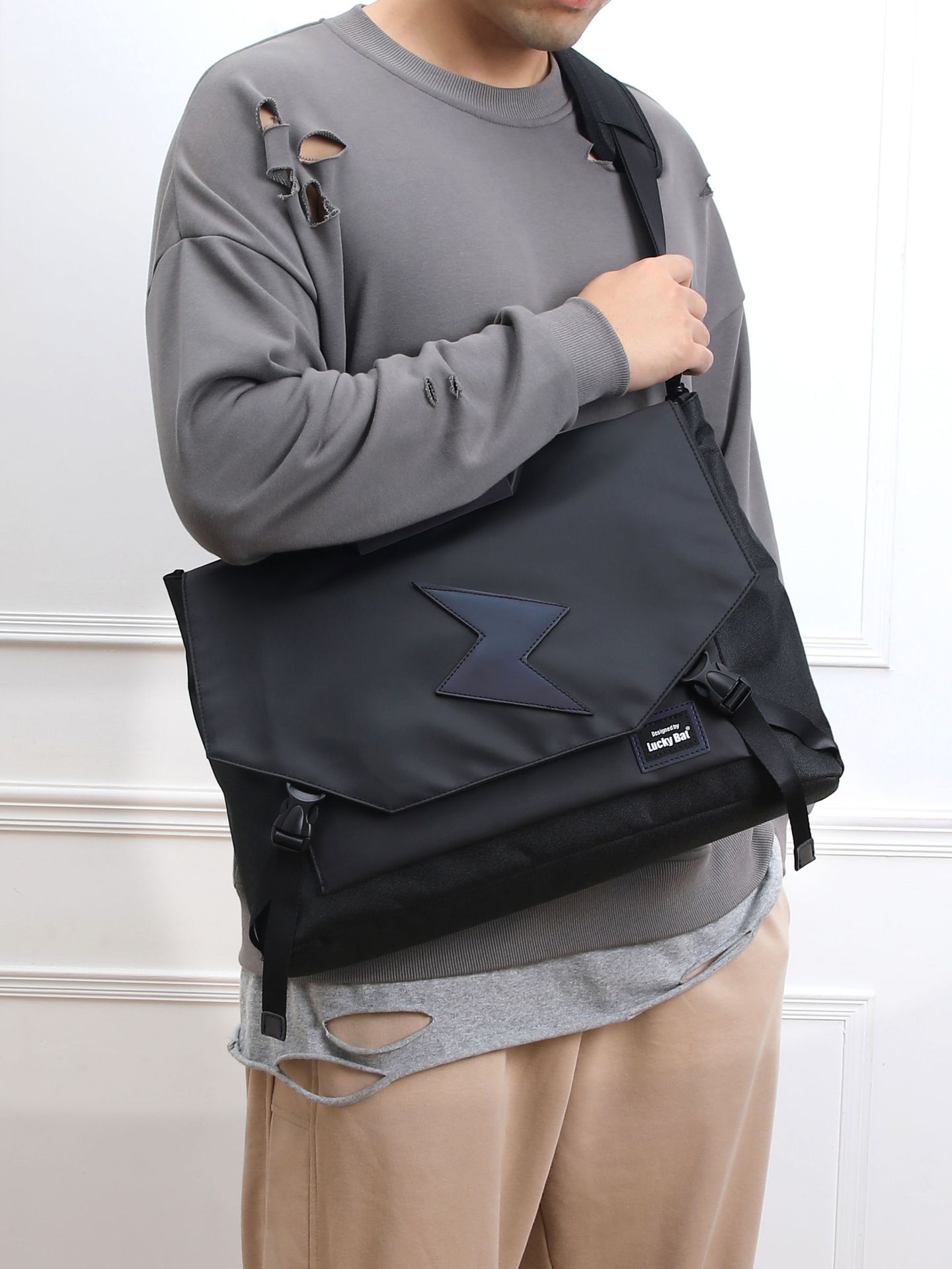 Portable Large Capacity Messenger Gaming Notebook Laptop Bag