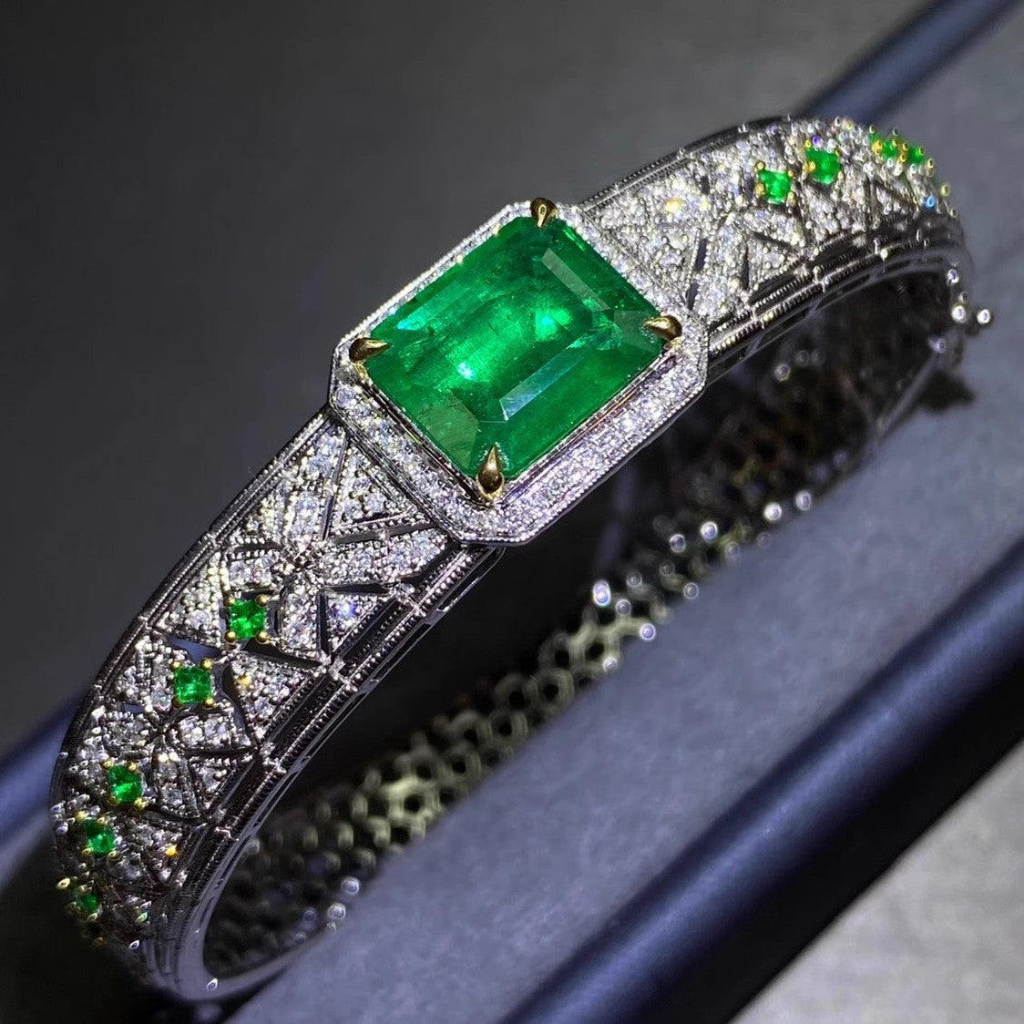 "Money Comes Easily" - Diamond Emerald Bracelet