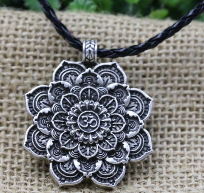 LANGHONG Tibet Spiritual Mandala Pendant Necklace