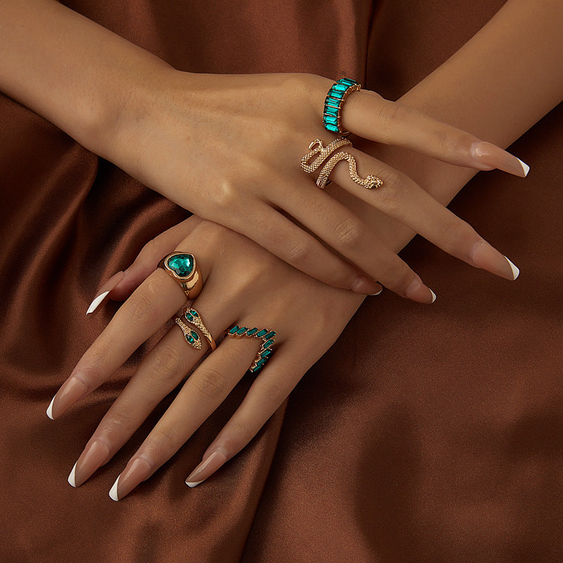 "Emerald Love" - Snake-shaped Five-piece Bohemian Rings