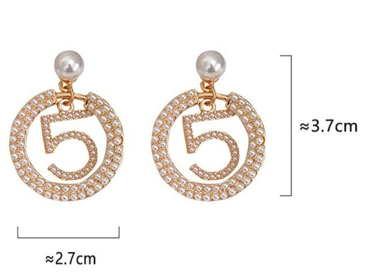 Retro 5 Pearl Temperament Earrings